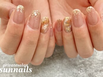 サンネイルズ(sun nails)/2本アート　ラメがけ追加