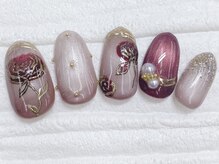 ハニービービー(Honey Bee Bee)/手書きバラネイル