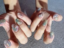 シー(Shhh...)/絶妙カラーニュアンスデザイン