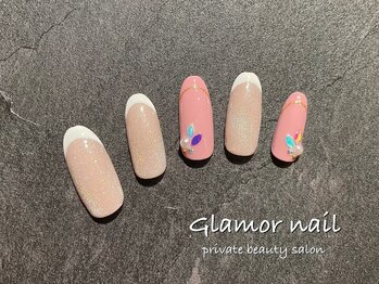 グラマーネイル(Glamor nail)/ホワイトフレンチ×リーフホロ