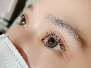 アイラッシュアンドスパ ラポール(rapport)の写真/こだわりトリートメントでケアしながら可愛く♪立ち上げorくるんとパーマ◎[蟹江/まつ毛パーマ/アイブロウ]