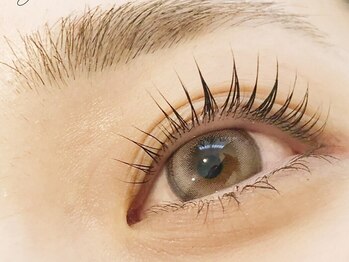 ラスター(LUSTER)の写真/当店人気★パリジェンヌパーマ×次世代アイブロウ（HBL）で、一気に目元の印象UP。韓国風パーマも♪