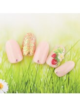 ラ カゼッタ(La casetta)/３Dぷっくり苺ネイル