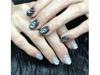ヘレンネイル(HELEN NAIL)の写真/カラー豊富☆定番～トレンドデザインまで幅広く対応◎〈丁寧な施術×高技術〉で周りと差が付く上品ネイルを
