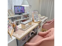 ピンクネイル(pink nail)の雰囲気（店の雰囲気。 丁寧な施術で 長持ちネイル　お任せください。）