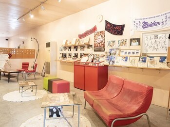 プラムツリー/《店内》