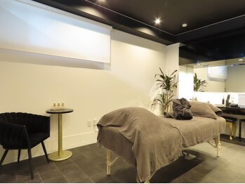 オーレンサンマルハチ(AUREN308)の写真/人目を気にせずリラックスできる完全個室。上質な空間とベテランセラピストの技術で、至福のひとときを。