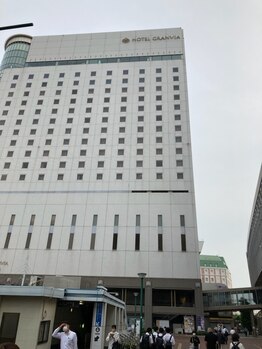 ビューステージ アイブロウサロン 岡山/こちらを左へ曲がります