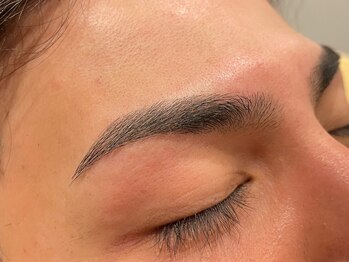 ファビー(Fabby)/メンズ眉毛WAX(比奈乃)