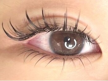 パーミル アイ アンド ネイル クマモト(permille ‰ eye&nail Kumamoto)の写真/豊富なエクステの種類をご用意◎あなたに似合う目元をご提案♪驚異的な持続力のバインドロックも取り扱い☆