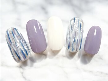 リリー(Lilly)/ラインアートネイル