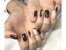 ブラウン大人ネイル