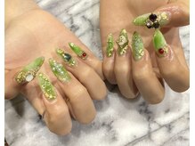 グロウ(Glow)/翡翠ネイル