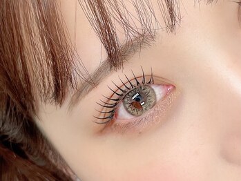 トゥーミー(To Me)の写真/最新技法のLEDマツエクで高持続力のボリュームeyeに♪目力UPで魅力的な目元へ!なりたい目元ご相談下さい◎