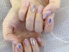 ちゅるん＊淡色ニュアンスネイル