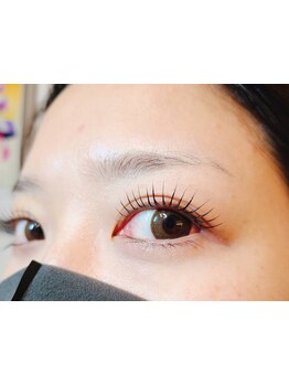 ナチュラル上品な目元にしたい