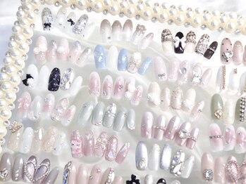 ネイルサロン ドルチェネイル 柏店(Dolce.Nail)の写真/【爆発的トレンド★ワンホンネイル/韓国ネイル】キラキラパーツがたまらなく可愛い!きらめきフェミニンnail