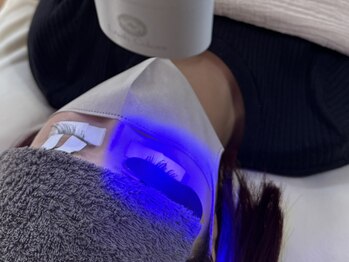 ヒュール(huul)の写真/最新LEDマツエク！圧倒的なキープ力【LEDグルー】で今までにない持続力を実現！汗や水にも強く美しさ長持ち