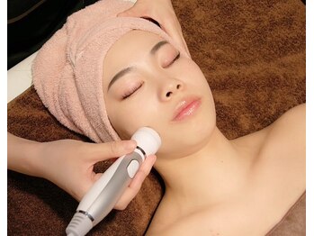 メディカルエステサロン ローズ 福井高柳店(ROSE)の写真/【最新の韓国美容☆脂肪分解液レモンボトル】施術直後から速攻小顔効果を実感◎二重顎/たるみ改善に♪
