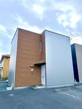 ジャングルピラティス 掛川店(JUNGLE PILATES)/店舗外観！駐車場目の前完備♪