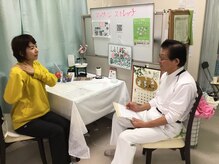 健康療術院絆の雰囲気(丁寧なヒヤリング 生活習慣での姿勢からお聴きします。)