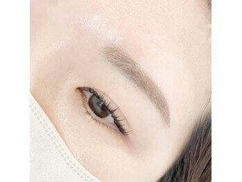 アテ ドゥ(ate deux)/眉スタイリング