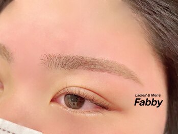 ファビー(Fabby)の写真/【眉は魅せる季節☆夏こそサロンでプロに任せて、新しい自分へ！】周りと差がつく“本当に似合う眉”に◎
