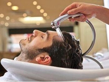 タカハシ ヘアーアンドスパ(TAKAHASHI HAIR&SPA)の写真/【忙しい毎日に疲れを感じるあなたへ♪】頭皮クレンジングでスッキリ爽快。眼精疲労/首/肩こりの解消にも◎