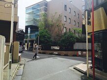 シンメトリー 柏店/１つ目の角を右に曲がります