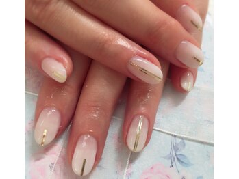 エムズネイル(M's Nail.)/ホワイトグラデゴールドライン