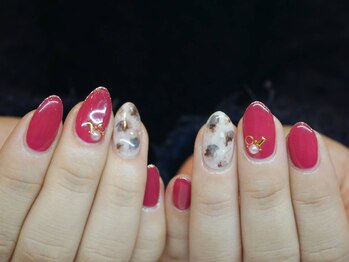 ネイルズ ララ(nails Lala)/ホワイトべっ甲。