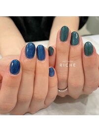 青と緑のアシメマグネットネイル