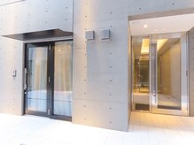 TMサロン 赤坂/右奥の扉からお入り下さい(^^♪