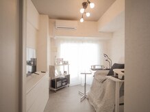 Wisteria 大曽根店【ウィステリア】美フォルム/大人ワンホン/韓国ネイル/フィルインの雰囲気(ゆったりとしたプライベート空間◎TVではお好きな映画をどうぞ♪)