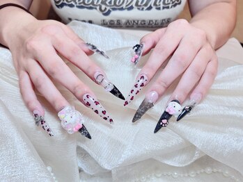 ナナネイル(Nana Nail)/ブラック×ピンクのロングネイル