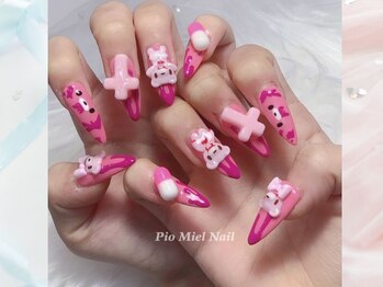 ピオミエルネイル 新宿(pio miel nail)/ピンククロスの甘辛ベアネイル