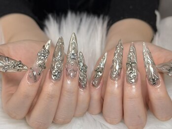 LUCI NAIL新大久保【ルシ ネイル】長さだし/持ち込み/ゴテゴテ/パラジェル/フィルインの写真/【パーツ付け放題コースあり】チップ長さ出し×スーパーロング対応◎パラジェルで自爪を守り、輝く指先に♪