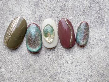 カトルナフ(quatre fois neuf)/トレンド奥行マグネットネイル