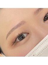 ビューステージ アイブロウサロン 天神/平行アーチ