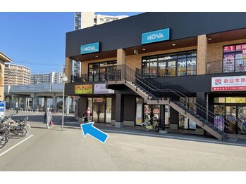 ホワイトニングカフェ 岸和田店(WhiteningCafe)/4.テナントの端(駅方面)に向かう