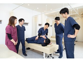 KMS西宮鍼灸整骨院/月に2回、『技術研修』