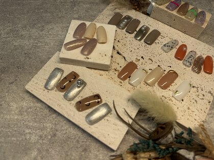 Nail　Salon　Amira【ニュアンス・長さ出し・マグネット】の写真