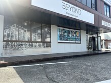 ビヨンド 金沢店(BEYOND)の雰囲気（県道25号沿い、BEYONDの看板が目印です！）