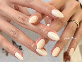 万能乳白色ネイル