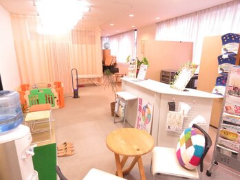 ケーシーエスセンター静岡草薙(KCS)/店内の様子、待合から見た様子