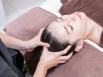 ラディアンス/お顔のたるみは頭皮から