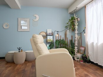 スカイ(Sky)/グリーンがいっぱいのサロン内