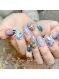 華やかな夏ネイル