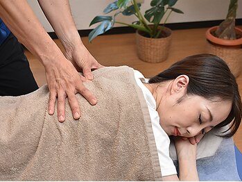 カーム整体院(CALM整体院)の写真/全身の疲れ・だるさをスッキリ解消!国家資格を持つオーナーの経験豊富な手技◎整体が初めての方もオススメ