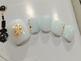大人可愛いフットネイル